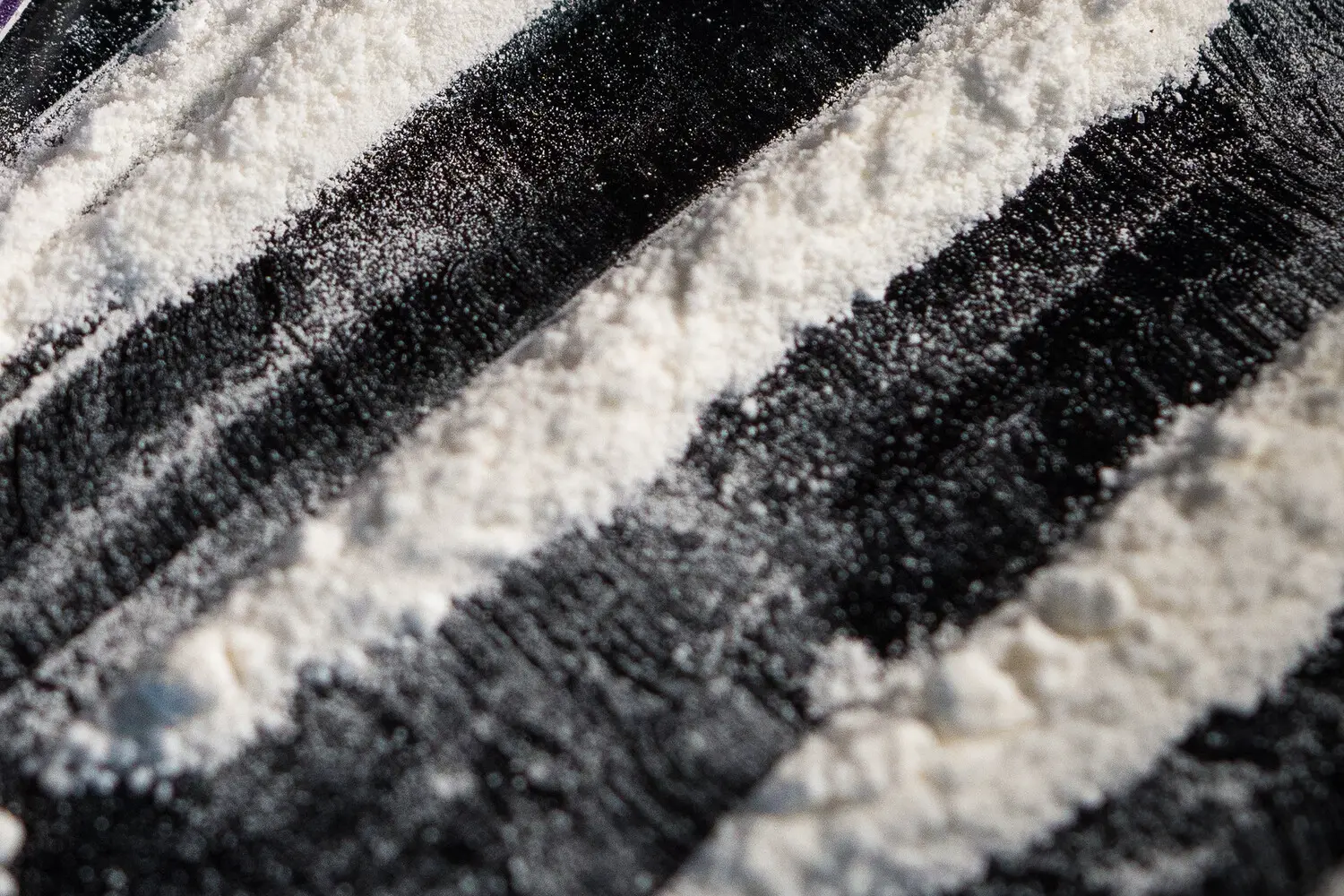 МВД России и ФСБ успешно противодействуют незаконному ввозу альфа-бромвалерофенона-0