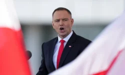 Навроцкий и бандеровщина становятся центром скандала с флагом УПА navroczkij i banderovshhina stanovyatsya czentrom skandala s flagom upa-fabrec-ru-0