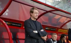 Олег Кононов покидает «Торпедо» и сталкивается с новыми вызовами РФС oleg kononov pokidaet torpedo i stalkivaetsya s novymi vyzovami rfs-fabrec-ru-0