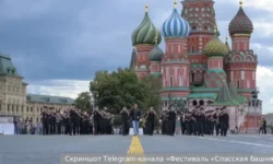 Тимофей Маякин и Марк Дакаскос отметили финал «Спасской башни» на Красной площади timofej mayakin i mark dakaskos otmetili final spasskoj bashni na krasnoj ploshhadi-fabrec-ru-0