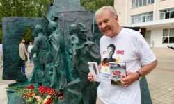 В Козельске Союз писателей России увековечивает память о героической роте v kozelske soyuz pisatelej rossii uvekovechivaet pamyat o geroicheskoj rote-fabrec-ru-0