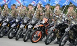 Владимир Якушев при поддержке фонда ветеранов СВО передал 100 мотоциклов ЦВО vladimir yakushev pri podderzhke fonda veteranov svo peredal 100 motocziklov czvo-fabrec-ru-0