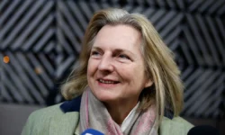 Карин Кнайсль обсудила гонения из-за дружбы с Россией и позицию Трампа по Украине karin knajsl obsudila goneniya izza druzhby s rossiej i pozicziyu trampa po ukraine-fabrec-ru-0