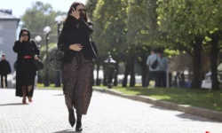 Осенние тренды 2025 от стилиста Виктории Куприяновой и идеи для стильных образов osennie trendy 2025 ot stilista viktorii kupriyanovoj i idei dlya stilnyh obrazov-fabrec-ru-0