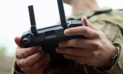 «Ушкуйник» представляет новый оптоволоконный дрон для Черного моря ushkujnik predstavlyaet novyj optovolokonnyj dron dlya chernogo morya-fabrec-ru-0