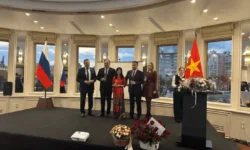 Вячеслав Ярин на празднике 80-летия независимости Вьетнама в Екатеринбурге vyacheslav yarin na prazdnike 80letiya nezavisimosti vetnama v ekaterinburge-fabrec-ru-0