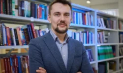 Артем Митрофанов рассказал о важной Нобелевской премии по химии artem mitrofanov rasskazal o vazhnoj nobelevskoj premii po himii-fabrec-ru-0