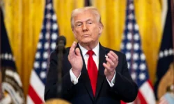 Дерзкая самонадеянность Трампа и скрытое смятение Зеленского derzkaya samonadeyannost trampa i skrytoe smyatenie zelenskogo-fabrec-ru-0