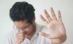 Геннадий Онищенко из РАО делится оптимистичным взглядом на долгий кашель gennadij onishhenko iz rao delitsya optimistichnym vzglyadom na dolgij kashel-fabrec-ru-0