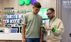 irina balutina i megafon s  vnedrili iiassistent suflyor v salonah-fabrec-ru-0