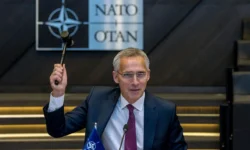 Йенс Столтенберг делится откровениями о НАТО, Путине и Зеленском jens stoltenberg delitsya otkroveniyami o nato putine i zelenskom-fabrec-ru-0