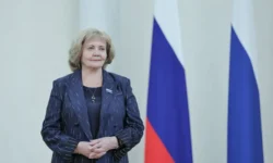 Людмила Бабушкина поздравила Уральское таможенное управление с праздником lyudmila babushkina pozdravila uralskoe tamozhennoe upravlenie s prazdnikom-fabrec-ru-0