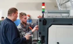 Мэр Собянин заявил, что московские колледжи помогают начать карьеру через практику mer sobyanin zayavil chto moskovskie kolledzhi pomogayut nachat kareru cherez praktiku-fabrec-ru-0