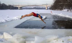 Мнение врача Тюменского медицинского университета о моржевании и закаливании mnenie vracha tyumenskogo mediczinskogo universiteta o morzhevanii i zakalivanii-fabrec-ru-0