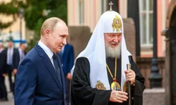 Патриарх Кирилл и Александр Лукашенко поздравили Владимира Путина с днем рождения patriarh kirill i aleksandr lukashenko pozdravili vladimira putina s dnem rozhdeniya-fabrec-ru-0