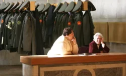 Пенсионеры в Тыве, Москве и Костромской области активно ищут работу и размещают резюме pensionery v tyve moskve i kostromskoj oblasti aktivno ishhut rabotu i razmeshhayut rezyume-fabrec-ru-0