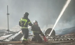 Пожарные МЧС России по Приморскому краю защищают Владивосток и остров Русский pozharnye mchs rossii po primorskomu krayu zashhishhayut vladivostok i ostrov russkij-fabrec-ru-0