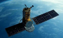 Роскосмос и Информационные спутниковые системы имени М. Ф. Решетнева развивают космическую связь roskosmos i informaczionnye sputnikovye sistemy imeni m f reshetneva razvivayut kosmicheskuyu svyaz-fabrec-ru-0