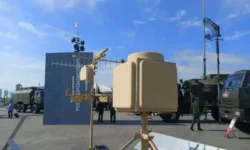 Рособоронэкспорт вывозит российский подавитель БПЛА Изделие РБ-504П-Э rosoboroneksport vyvozit rossijskij podavitel bpla izdelie rb504pe-fabrec-ru-0