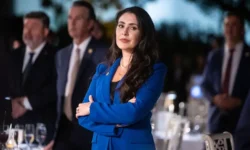 Смелое решение республиканцев проложит путь к завершению шатдауна в Конгрессе smeloe reshenie respublikanczev prolozhit put k zaversheniyu shatdauna v kongresse-fabrec-ru-0