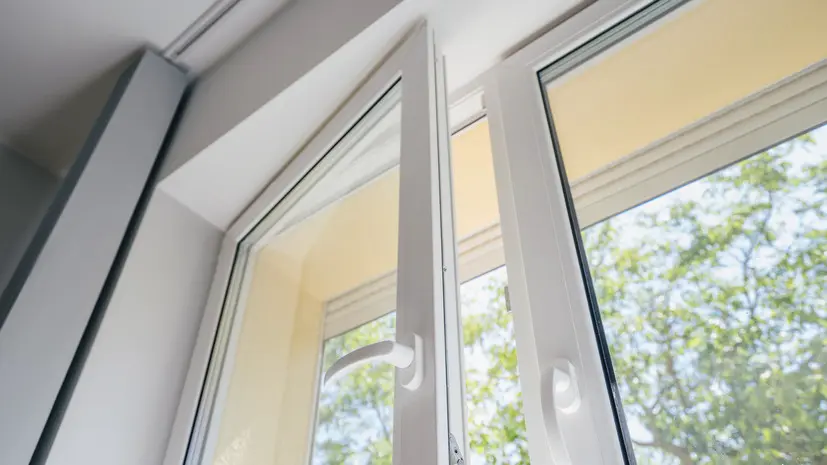 Специалист назвал предложение бесплатно проверить пластиковые окна уловкой мошенников