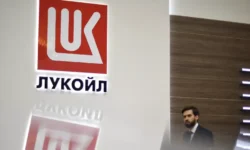 В ЕС обсуждают перспективы ограничения сделок c ЛУКОЙЛ и Роснефтью на фоне политики США v es obsuzhdayut perspektivy ogranicheniya sdelok lukojl i rosneftyu na fone politiki ssha-fabrec-ru-0