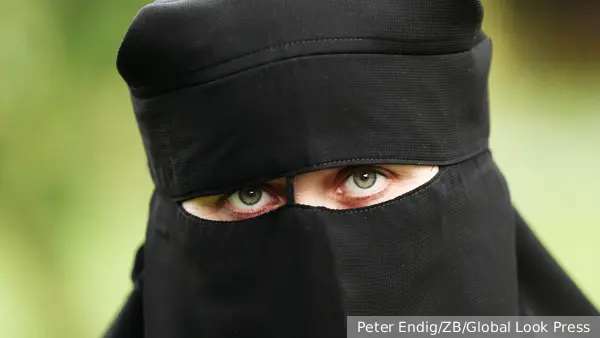 В ХМАО запретили ношение хиджабов и никабов в школах