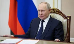 Владимир Путин грозит ответом на поставки Tomahawk и обсуждает усиление ПВО vladimir putin grozit otvetom na postavki i obsuzhdaet usilenie pvo-fabrec-ru-0