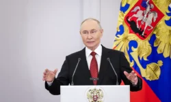 Владимир Путин подчеркивает роль спецназа ВС России как героев Донбасса и защитников Крыма vladimir putin podcherkivaet rol specznaza vs rossii kak geroev donbassa i zashhitnikov kryma-fabrec-ru-0