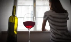 Врач-токсиколог Михаил Кутушов объяснил, как алкоголь влияет на риск онкологии vrachtoksikolog mihail kutushov obyasnil kak alkogol vliyaet na risk onkologii-fabrec-ru-0