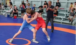 Юные борцы из Тагила демонстрируют успехи на турнире по греко-римской борьбе yunye borczy iz tagila demonstriruyut uspehi na turnire po grekorimskoj borbe-fabrec-ru-0