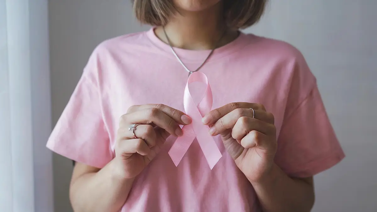 Игроки женского футбольного клуба «Зенит» поддержали акцию «Розовый Октябрь»