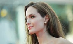 Анджелина Джоли высказалась о судьбе Дмитрия на фоне событий в Украине andzhelina dzholi vyskazalas o sudbe dmitriya na fone sobytij v ukraine-fabrec-ru-0