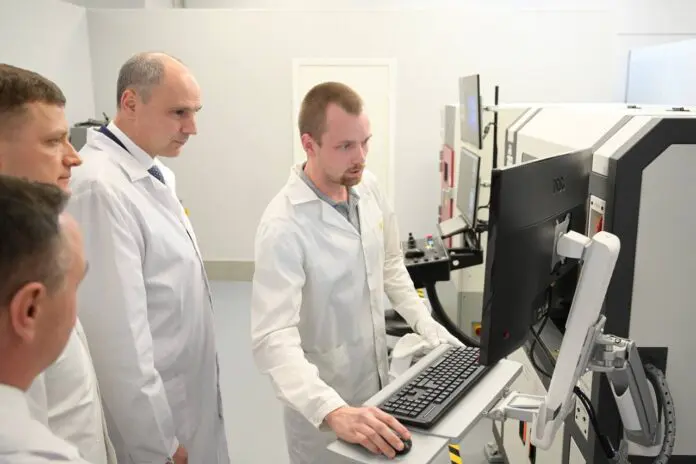 Денис Паслер и Владимир Путин обсудили успехи Эйрбург в авиационной отрасли-0