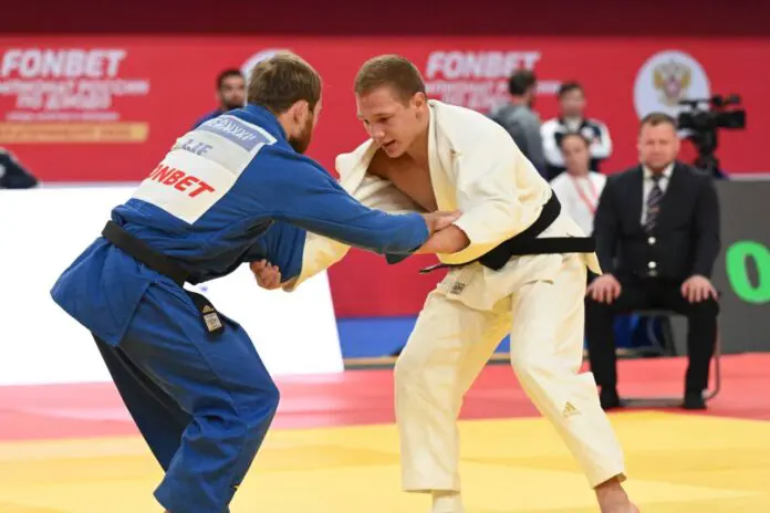 Денис Паслер отмечает гордость самбистов Свердловской области за праздник-0