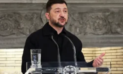 Дмитрий Белик из Госдумы об истинных мотивах встречи Зеленского с Трампом dmitrij belik iz gosdumy ob istinnyh motivah vstrechi zelenskogo s trampom-fabrec-ru-0