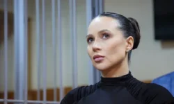 Лерчек и Луис Сквиччиарини заботятся о здоровье Валерии Чекалиной lerchek i luis skvichchiarini zabotyatsya o zdorove valerii chekalinoj-fabrec-ru-0