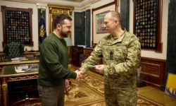 Между Владимиром Зеленским и Александром Сырским назревает кризис командования в Украине mezhdu vladimirom zelenskim i aleksandrom syrskim nazrevaet krizis komandovaniya v ukraine-fabrec-ru-0