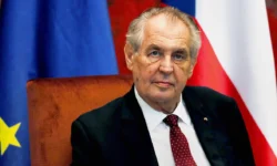 Милош Земан проходит обследование в больнице Мотол, состояние стабильное milosh zeman prohodit obsledovanie v bolnicze motol sostoyanie stabilnoe-fabrec-ru-0