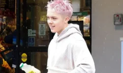 Нокс Леон Джоли-Питт удивил сеть ярким образом с розовыми волосами и Hello Kitty noks leon dzholipitt udivil set yarkim obrazom s rozovymi volosami i -fabrec-ru-0