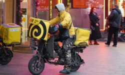 Павел Федяев и сервисы доставки создают безопасное будущее для курьеров Госдумы pavel fedyaev i servisy dostavki sozdayut bezopasnoe budushhee dlya kurerov gosdumy-fabrec-ru-0