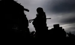 Российский боец меняет ход боя в Успеновке после ранения ВСУ rossijskij boecz menyaet hod boya v uspenovke posle raneniya vsu-fabrec-ru-0