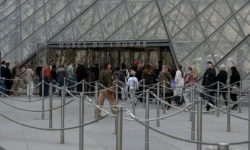 В Париже обвинили последнего подозреваемого в деле об ограблении Лувра v parizhe obvinili poslednego podozrevaemogo v dele ob ograblenii luvra-fabrec-ru-0