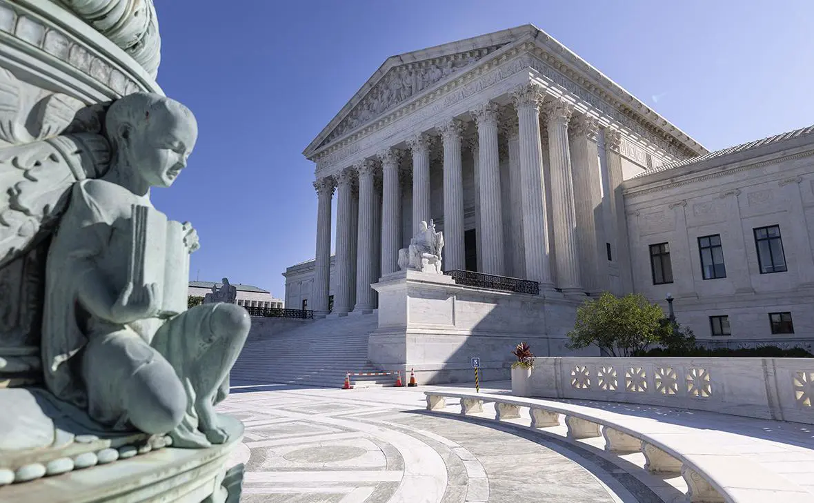 Здание Верховного суда США (Kevin Dietsch / Getty Images)