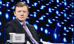 Владимир Ефимов рассказал о футуристичном оформлении станции «Гольяново» vladimir efimov rasskazal o futuristichnom oformlenii stanczii golyanovo-fabrec-ru-0