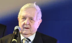 Владимир Путин, Герман Греф и Дмитрий Медведев почтили память Юрия Толстого и СПбГУ vladimir putin german gref i dmitrij medvedev pochtili pamyat yuriya tolstogo i spbgu-fabrec-ru-0