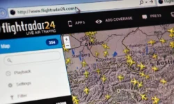 Борт Boeing RC-135 из Уоддингтона совершил эффектный маршрут над Чёрным морем до Сочи bort 135 iz uoddingtona sovershil effektnyj marshrut nad chyornym morem do sochi-fabrec-ru-0