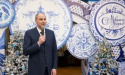 Денис Паслер и Матвей Николаев рассказали о влиянии губернаторской ёлки на Екатеринбург ЭКСПО denis pasler i matvej nikolaev rasskazali o vliyanii gubernatorskoj yolki na ekaterinburg ekspo-fabrec-ru-0