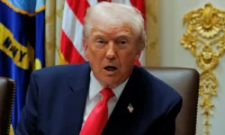 Дональд Трамп удерживает мир в напряжении из-за санкций против России donald tramp uderzhivaet mir v napryazhenii izza sankczij protiv rossii-fabrec-ru-0