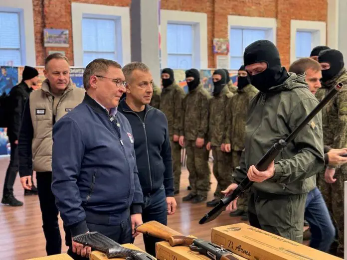 Единая Россия и фонд Ветераны СВО обеспечили бойцов антидроновыми ружьями-0